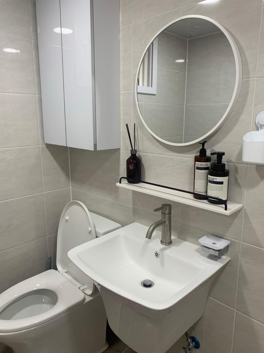 อพาร์ทเม้น Modernstay Hongdae#mangwon Local Market 10mins, Hongdae, Airport Bus, Hanriver Park 10min,family โซล