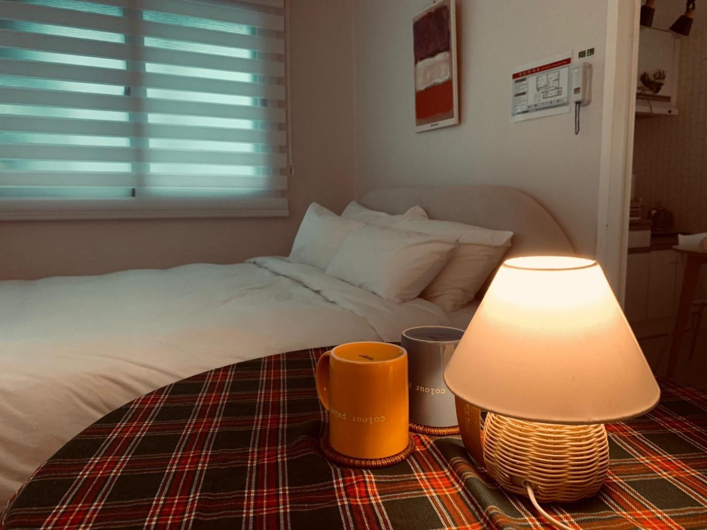 Modernstay Hongdae#mangwon Local Market 10mins, Hongdae, Airport Bus, Hanriver Park 10min,family อพาร์ทเม้น