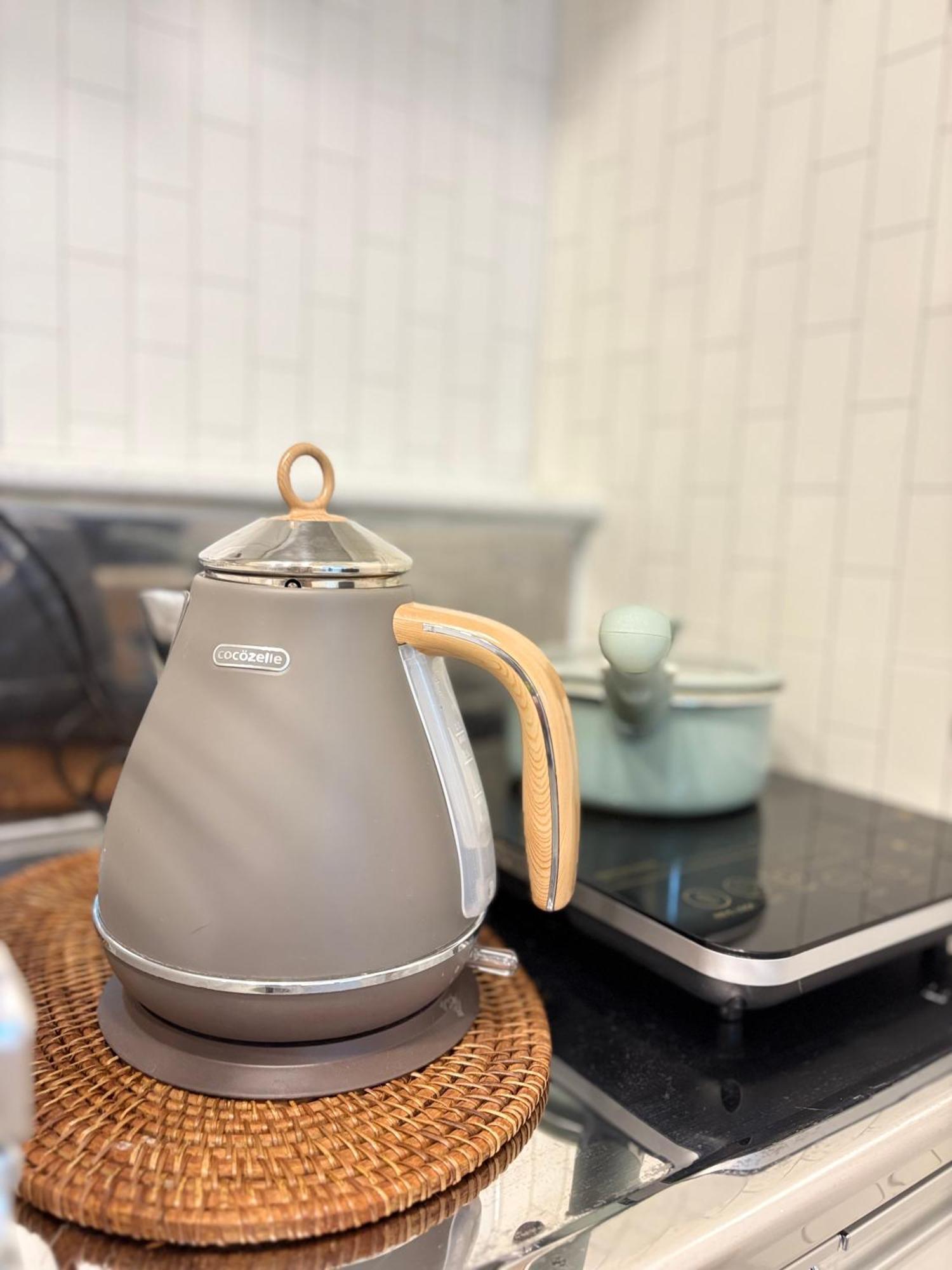 Modernstay Hongdae#mangwon Local Market 10mins, Hongdae, Airport Bus, Hanriver Park 10min,family อพาร์ทเม้น โซล