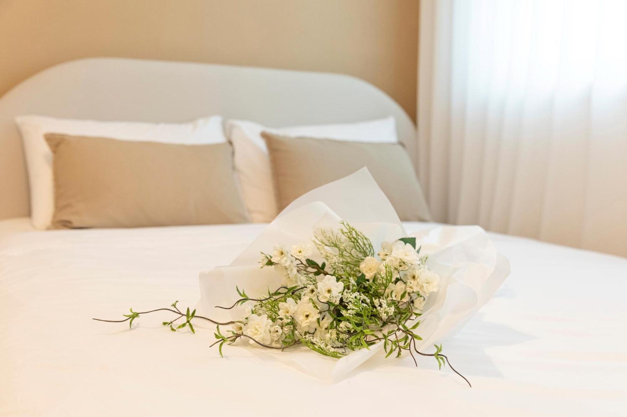 Modernstay Hongdae#mangwon Local Market 10mins, Hongdae, Airport Bus, Hanriver Park 10min,family * โซล